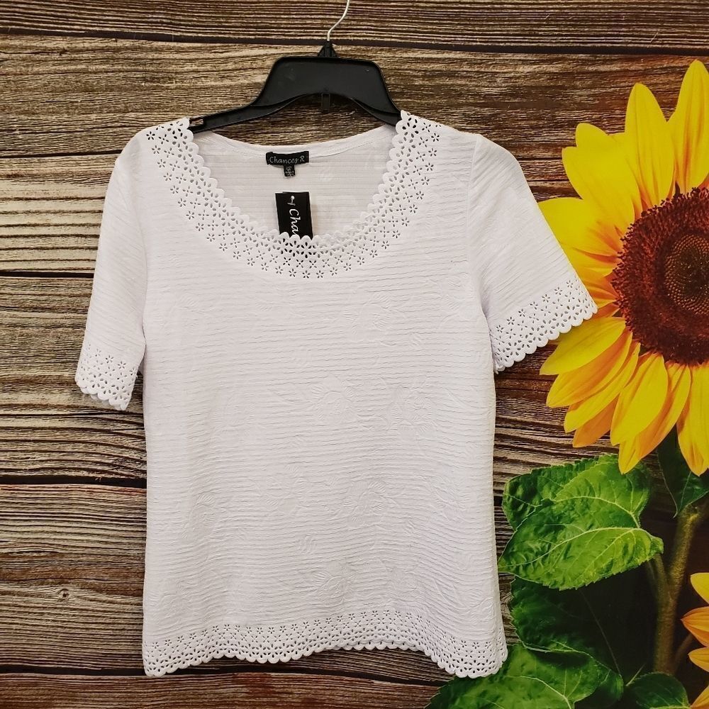 " Chances R " Woman's Short Sleeve Pullover White Top Size : small NWT